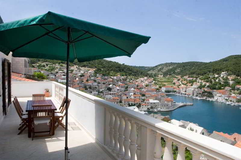 Villa Pucisca Exterior photo